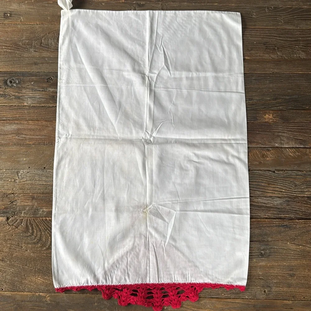 Vintage hand crocheted‎ southern bell pillowcase pair